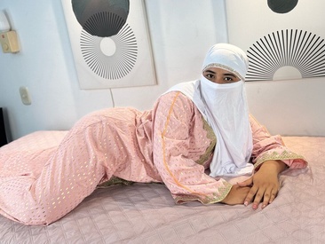 Recent Screen Shot of Aaliyah_arabic