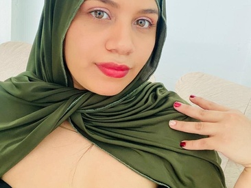 Recent Screen Shot of Amyra_Rasi