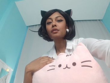 Recent Screen Shot of Ana_Peachy_