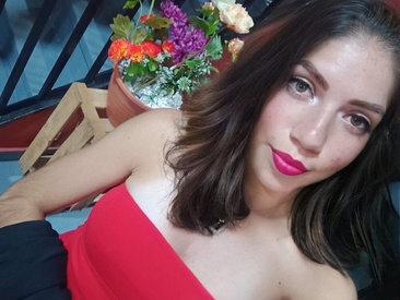 Recent Screen Shot of AshleyMonroe_