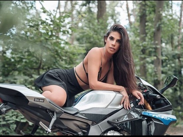 Recent Screen Shot of AylinHazellx