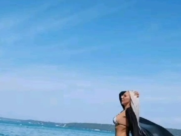 Recent Screen Shot of BlueEyesDesire