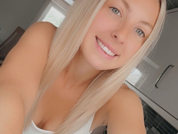 Recent Screen Shot of CheekyChelseaX