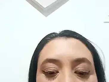 Recent Screen Shot of Danna_Paris