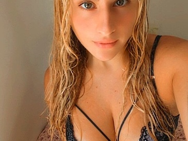 Recent Screen Shot of ElenaGreyy