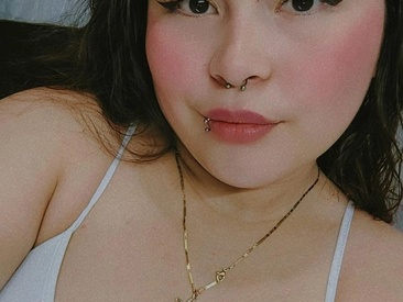 Recent Screen Shot of Elinaax_rose