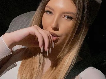 Recent Screen Shot of EllaAzianaa