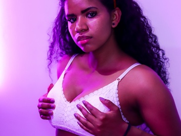 Recent Screen Shot of Ellie_Alves