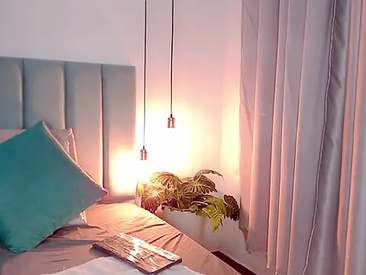 Recent Screen Shot of EloiseQuinn