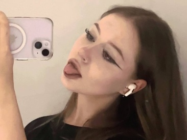 Recent Screen Shot of Esmie_Smile