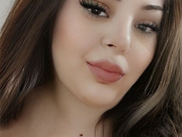 Recent Screen Shot of Ga____briela12