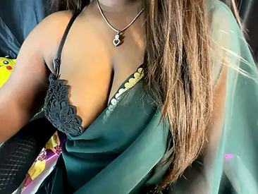 Recent Screen Shot of Hotttt_kareena