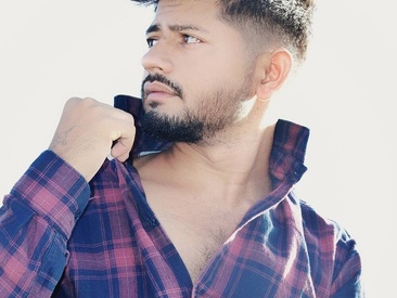 Recent Screen Shot of Male_Es-cort