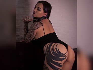 Recent Screen Shot of MistressDarkSindel