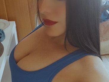 Recent Screen Shot of Morena_ojazos_travieza-39