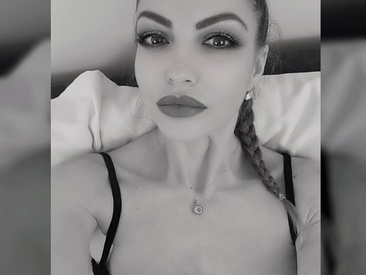 Recent Screen Shot of Queenie_love