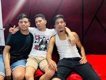 Recent Screen Shot of Room_boys_hot