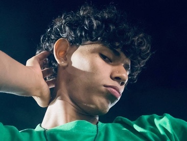 Recent Screen Shot of Sex_Boy_33_