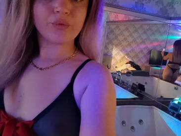 Recent Screen Shot of Slutty_milf_bitch