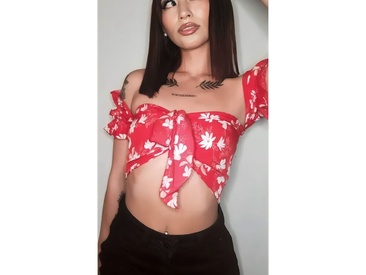 Recent Screen Shot of Sofia_thomson1_t
