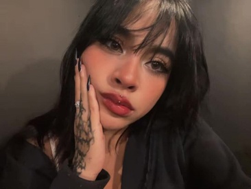 Recent Screen Shot of Sophie_wyld