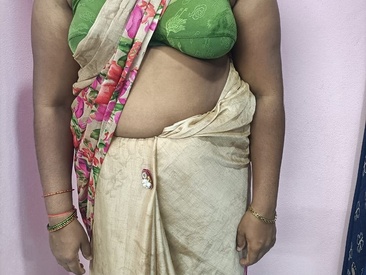 Recent Screen Shot of Sowjanya-telugu