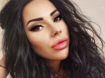 Recent Screen Shot of Sweet_little_gir