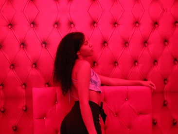 Recent Screen Shot of Tainara_ebony