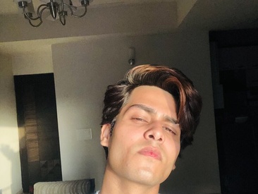 Recent Screen Shot of Vihaaanfucks