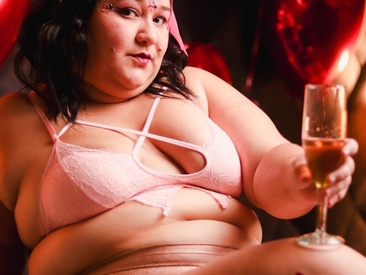 Recent Screen Shot of Zoe_bbw21
