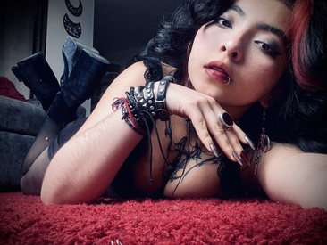 Recent Screen Shot of _g0thiccwitch_