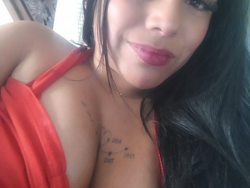 Recent Screen Shot of bomboncito_hot