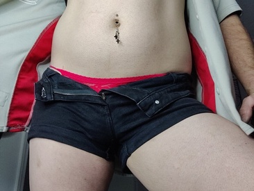 Recent Screen Shot of famousALYX