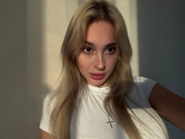 Recent Screen Shot of foxy_vivi