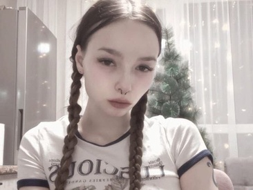 Recent Screen Shot of guess_couple