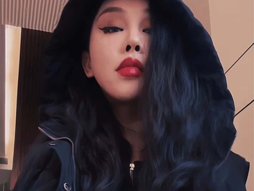 Recent Screen Shot of ladyfengyeS010