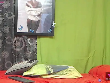 Recent Screen Shot of lia_thomsonn