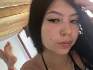 Recent Screen Shot of little__Chloee_