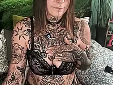 Recent Screen Shot of lizzardqueeen