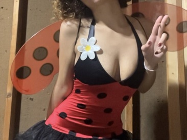 Recent Screen Shot of maisie_goldxx