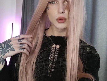 Recent Screen Shot of midwestemoqueen
