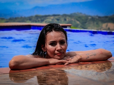 Recent Screen Shot of myomii_nixx