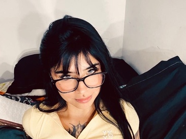 Recent Screen Shot of nicky_and_isabella