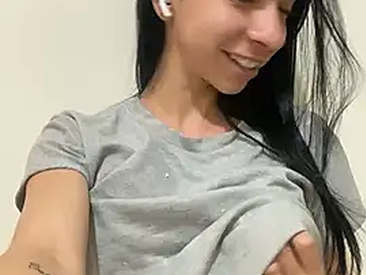 Recent Screen Shot of sara_lopee1