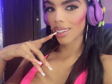 Recent Screen Shot of sexybigcock24cmdirtydoll