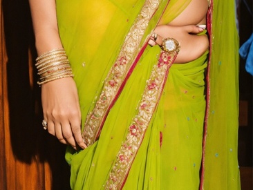 Recent Screen Shot of simran_hotmom
