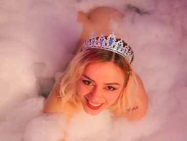 Recent Screen Shot of the-girlorange07