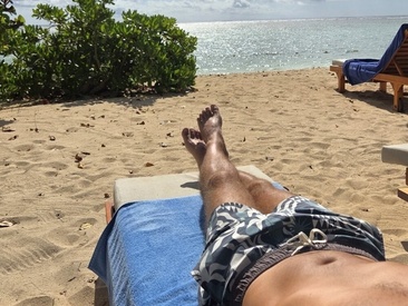 Recent Screen Shot of thenakedtraveler