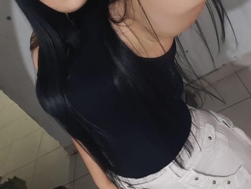 Recent Screen Shot of valeria_mtz